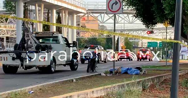 Muere motociclista durante la madrugada en Hermanos Serd&aacute;n