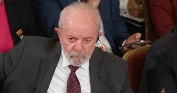 Operan a Lula da Silva por hemorragia intracraneal