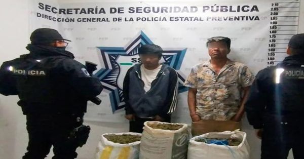 Caen dos hombres con droga en Ixcamilpa