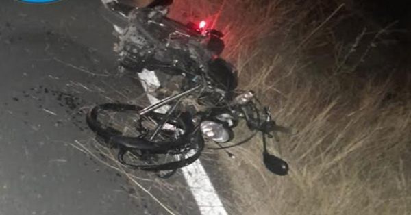 Atropella conductor de taxi a mujer con motocicleta y la deja grave