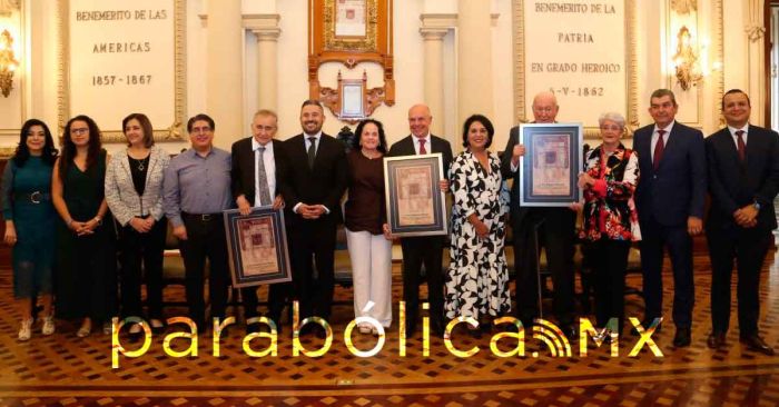 Otorga ayuntamiento la C&eacute;dula Real a tres empresarios