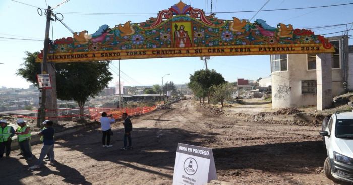 Continúa la calle Constitución en Santo Tomás Chautla cerrada