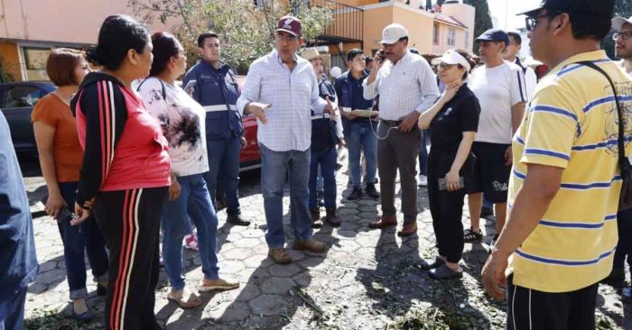Recorren Sergio Salom&oacute;n y Javier Aquino zonas siniestradas por granizada