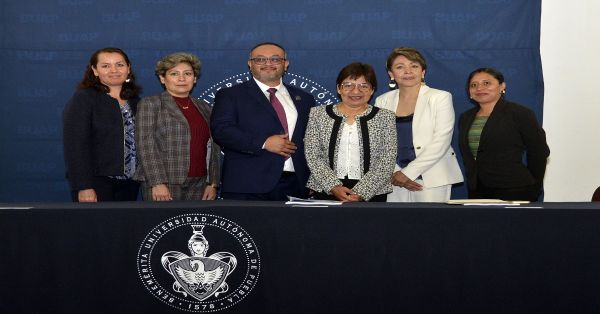 Transforma BUAP la vida de los j&oacute;venes y de sus familias: Lilia Cedillo