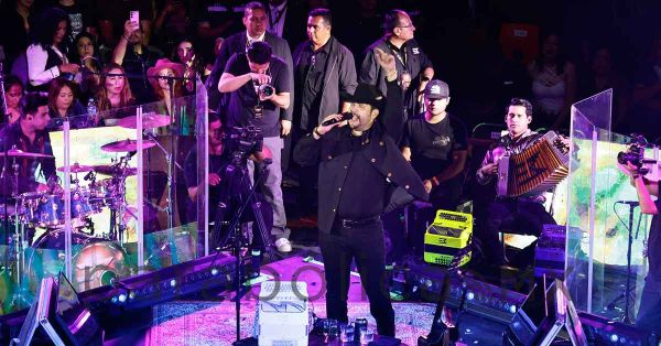 Ofrece Edén Muñoz concierto para poblanos en Palenque de Puebla 2025