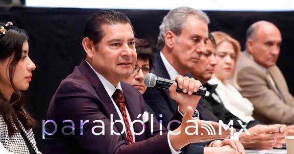 Se protege la labor de las y los periodistas en Puebla, recalca Armenta