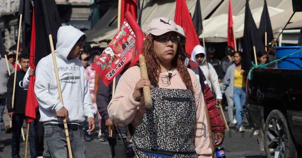 Descarta Armenta ofensiva contra organizaciones de ambulantes