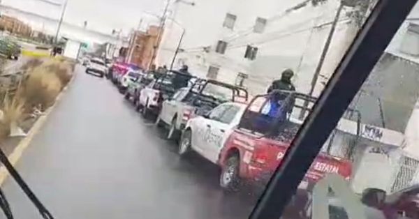 Realizan operativo en el tianguis de Loma Bella