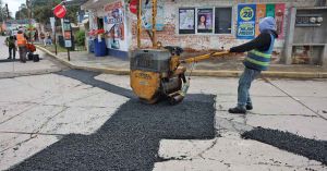 Atiende gobierno de Cuautlancingo los baches