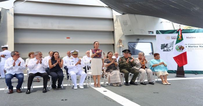Conmemoran el Día de la Marina Nacional en Acapulco, Guerrero
