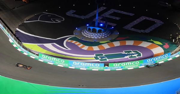 Gana Verstappen la ‘pole’ del GP de Arabia Saudita