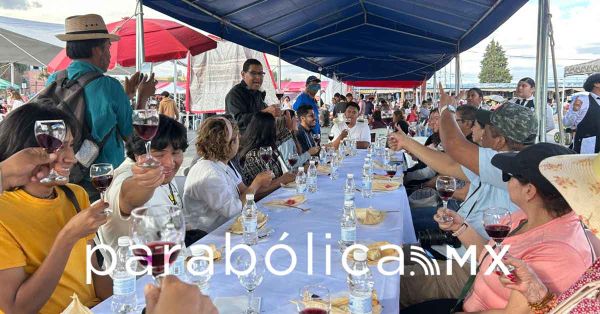 Acuden más de 10 mil personas a la Feria del Tamal y del Atole en San Pedro Cholula