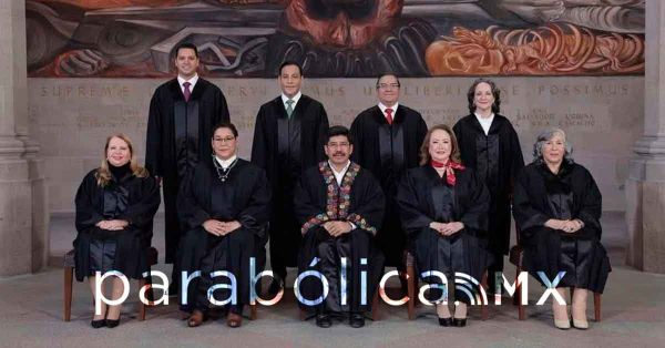 Consagran ministros de la nueva Corte bastones de mando