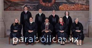 Consagran ministros de la nueva Corte bastones de mando