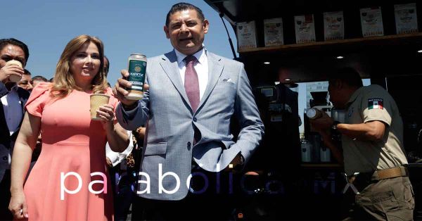 Promueven Armenta y Cecilia Arellano el caf&eacute; poblano