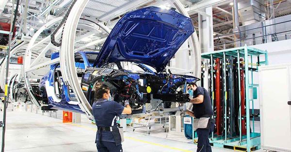 Descarta Sheinbaum que autopartes hechas en M&eacute;xico paguen aranceles por acuerdo con CBP