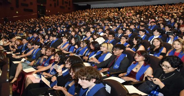Se gradúan 456 jóvenes de la Preparatoria Emiliano Zapata