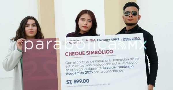 Otorga SEP más de un millón 124 mil pesos en becas para universitarios