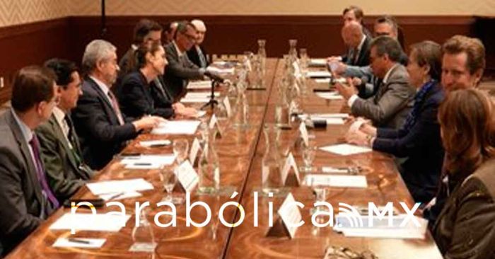 Conversa Sheinbaum con integrantes del Consejo Empresarial de Canadá