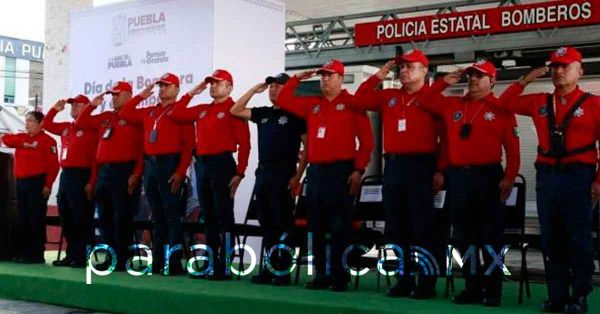 Reconoce SSP a bomberas y bomberos destacados en su día