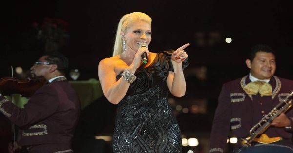 Cae Yuri en el escenario dentro de su gira &quot;Icónica&quot;