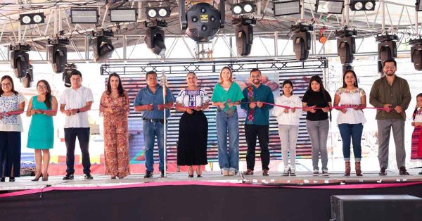 Celebra San Andr&eacute;s Cholula su identidad con feria cultural