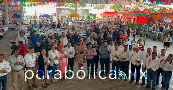 Celebra Domingo Arenas con éxito la quinta Feria del Capulín