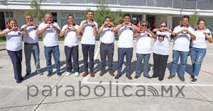 Recibe Omar Mu&ntilde;oz a primera generaci&oacute;n del tecnol&oacute;gico CBTIS 300