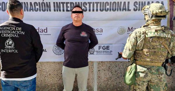 Detienen en Sinaloa a Jes&uacute;s Guzm&aacute;n, al&iacute;as Nariz&oacute;n", por distribuir coca&iacute;na a EE.UU.