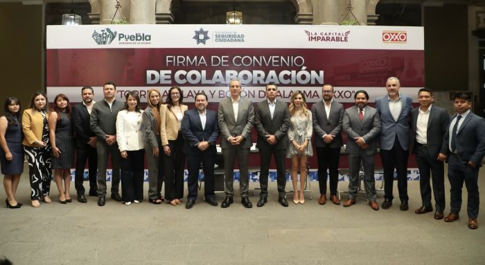 Firma Pepe Chedraui Convenio de Colaboraci&oacute;n &ldquo;Torres Atalaya y Bot&oacute;n de Alarma OXXO