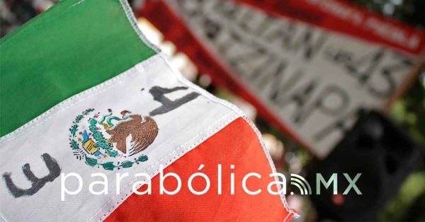 Deja Vidulfo Rosales la representaci&oacute;n legal de familiares de los 43 normalistas de Ayotzinapa