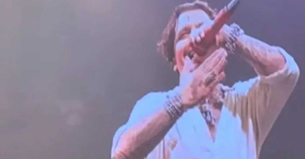 Ofrece Nodal show en estado de ebriedad y lanza indirectas