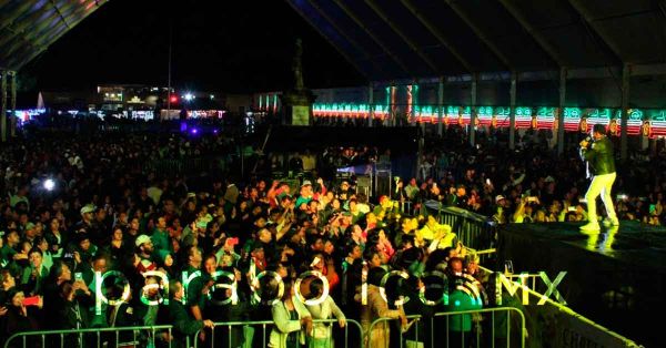 Disfrutan 8 mil asistentes del concierto de Alberto Pedraza en la Feria de San Pedro Cholula