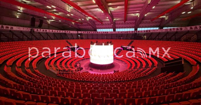 Abarrotan el concierto de la Banda MS en el Palenque