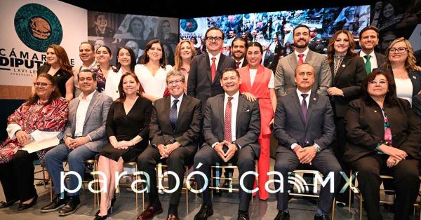 Acompañan Armenta y Monreal el informe de diputadas y diputados federales de Puebla