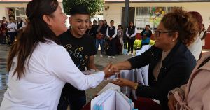 Entrega Tere Alfaro rehabilitación en CAIC en Cuautlancingo centro