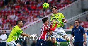 Se mantiene Puebla antepenúltimo tras caer ante Chivas