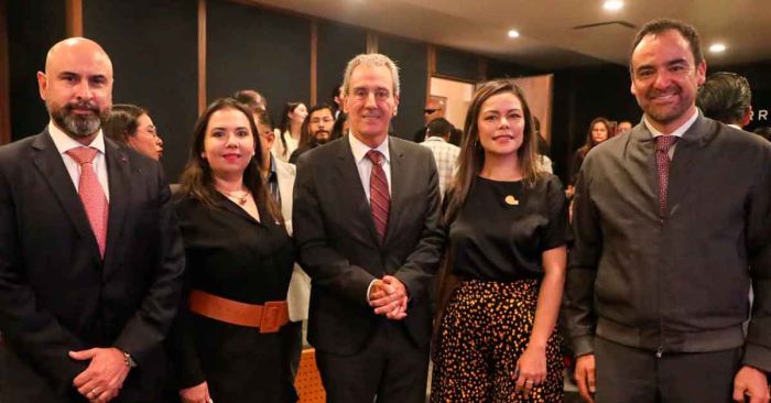 Firma Pepe Chedraui convenio con ANADE