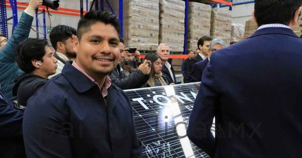 Participa Omar Mu&ntilde;oz en inauguraci&oacute;n de f&aacute;brica de paneles solares "Tonalli"