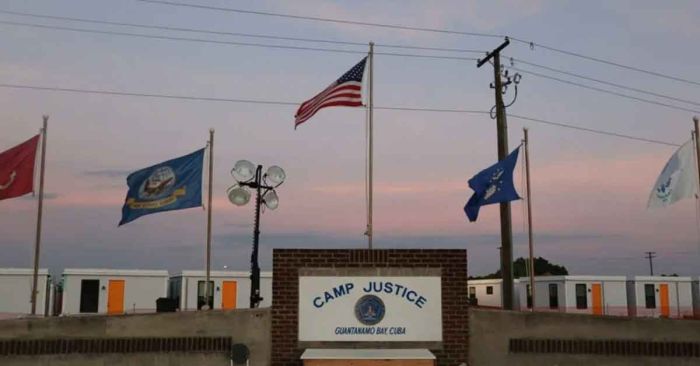 Descarta Sheinbaum que mexicanos deportados vayan a ser enviados a Guantánamo