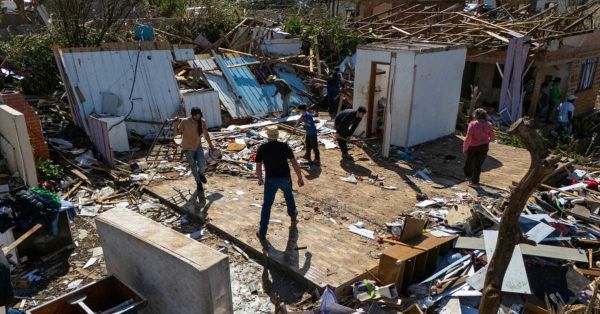 Arrasa tornado con ciudad de Brasil; hay 6 muertos