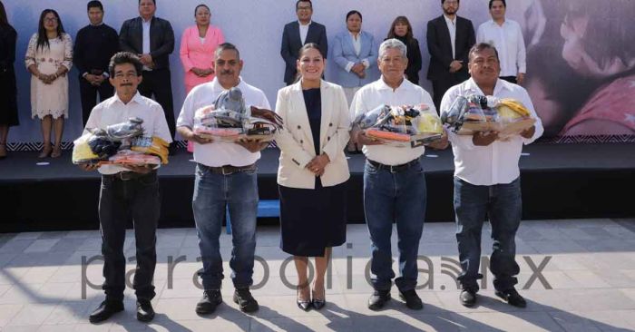 Encabeza Lupita Cuautle ceremonia cívica de mayo