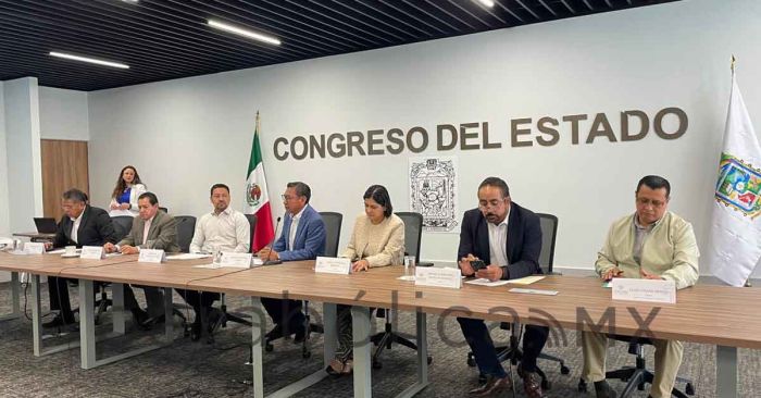 Aprueban exhorto para cuidar derechos laborales de servidores públicos
