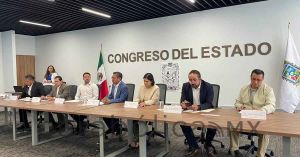 Aprueban exhorto para cuidar derechos laborales de servidores p&uacute;blicos