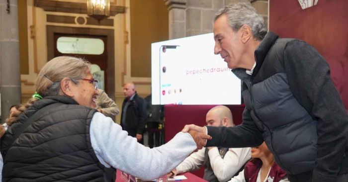 Atiende Pepe Chedraui a poblanos en "La Capital Te Escucha"