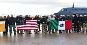 Va rumbo a California un equipo mexicano de ayuda humanitaria