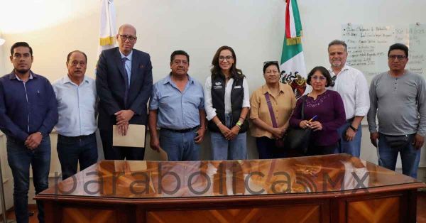 Atiende M&oacute;nica Silva a ejidatarios de San Baltazar Campeche