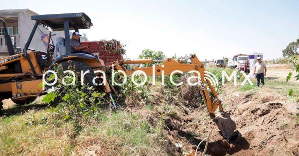 Arranca desazolve de la Zanja Álamos en Tonantzintla