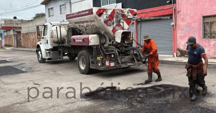 Fortalece Ayuntamiento de Puebla campaña de bacheo
