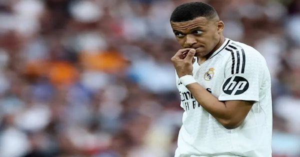 Felicita Kylian Mbappé al PSG